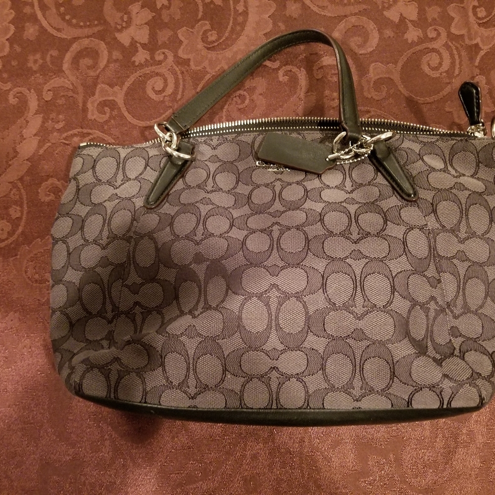 Purse - Picture 2 of 2